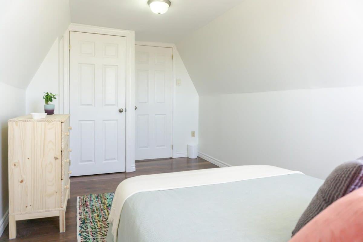 Amazing Location In Saint John 2 Bedroom Modern Parking New Eksteriør bilde