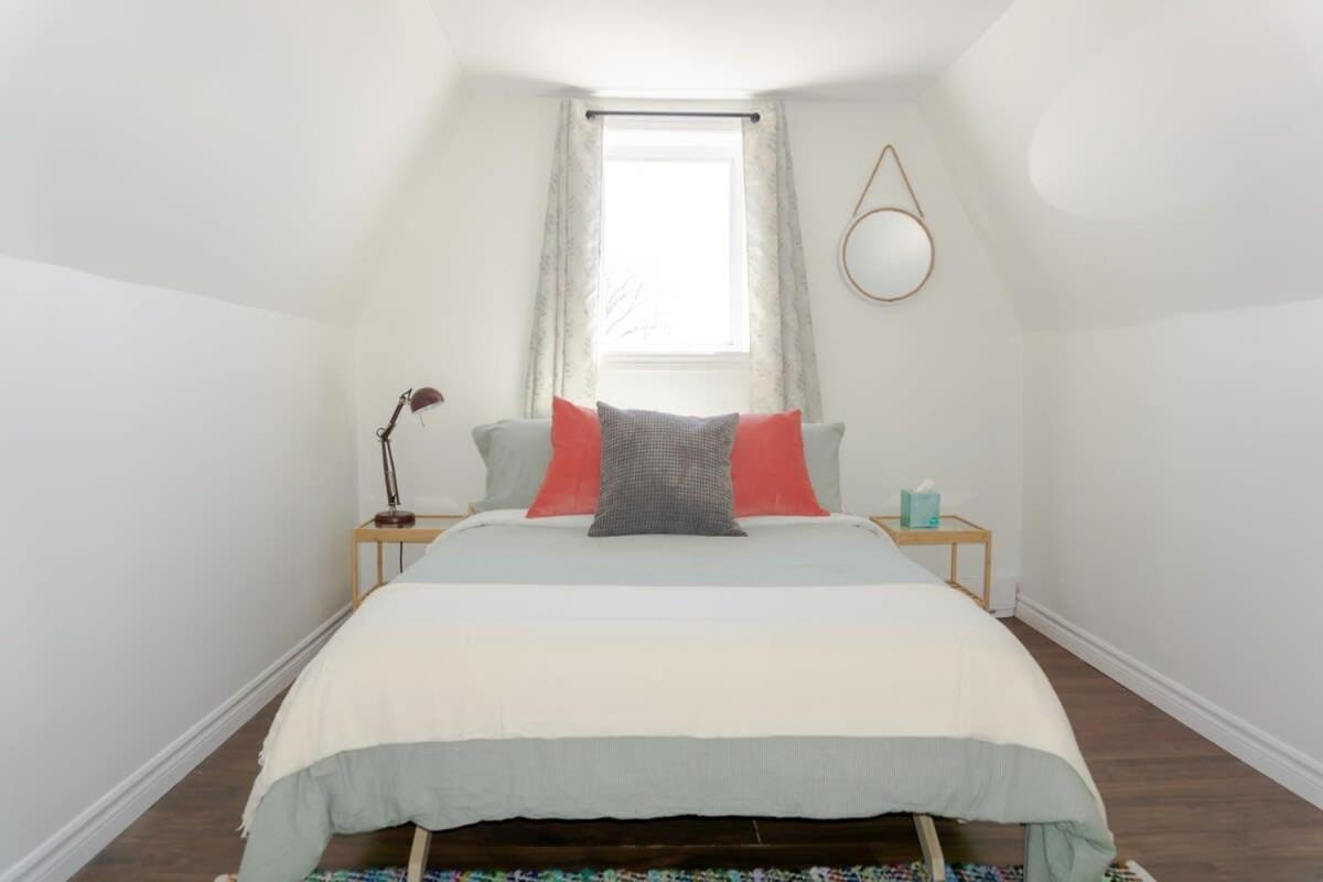 Amazing Location In Saint John 2 Bedroom Modern Parking New Eksteriør bilde
